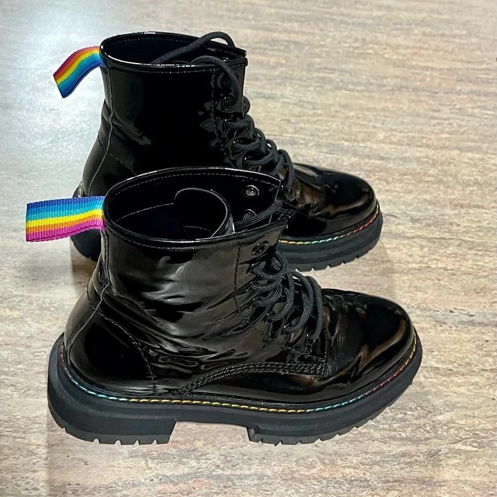 Kurt Geiger London Birdie black glossy combat boots with rainbow 🌈 stitching - Picture 4 of 16